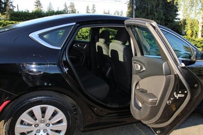 2016 Chrysler 200 LX