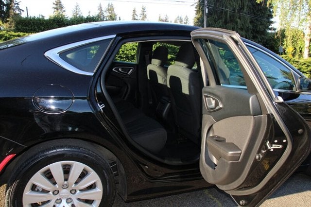 2016 Chrysler 200 LX