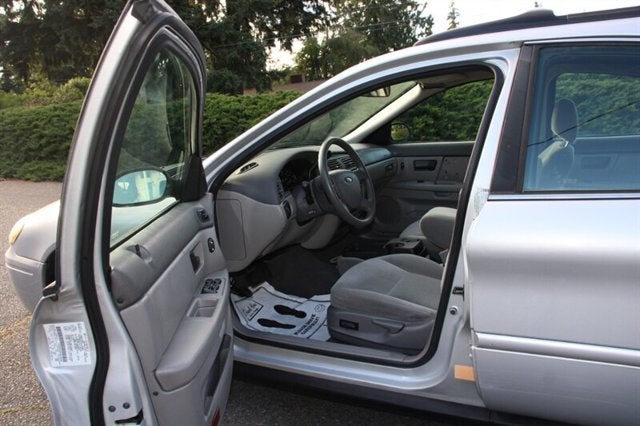 2005 Ford Taurus SE