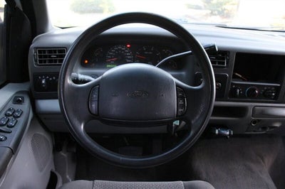 2002 Ford Super Duty F-350 SRW XLT