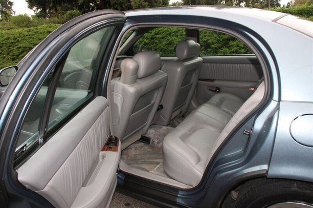 2002 Buick Park Avenue Base