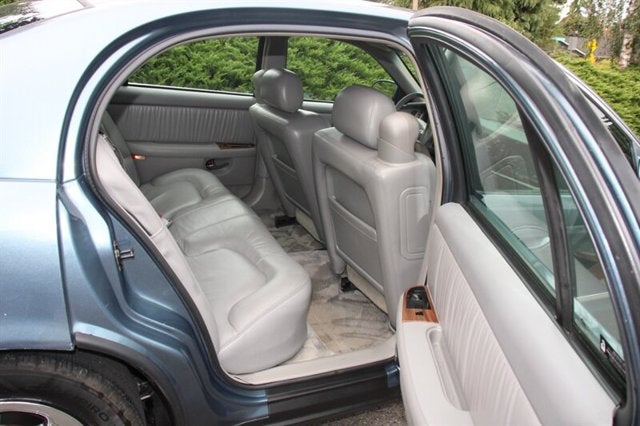 2002 Buick Park Avenue Base