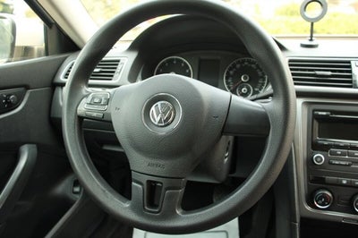 2014 Volkswagen Passat 2.5L S PZEV