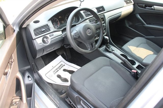 2014 Volkswagen Passat 2.5L S PZEV