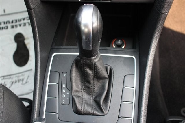 2014 Volkswagen Passat 2.5L S PZEV