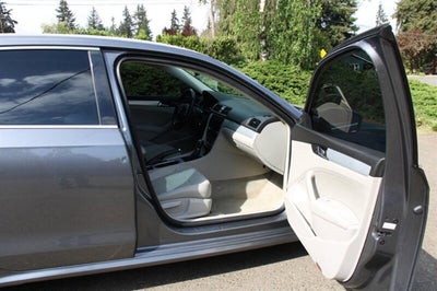 2013 Volkswagen Passat SE PZEV