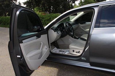 2013 Volkswagen Passat SE PZEV