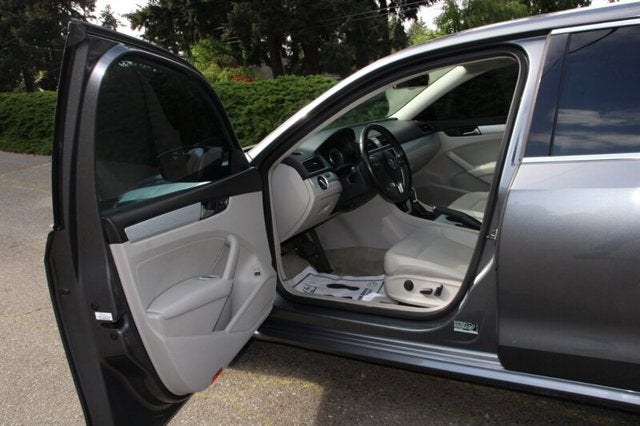2013 Volkswagen Passat SE PZEV