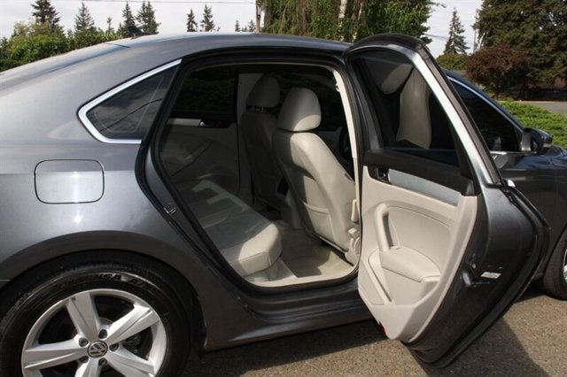 2013 Volkswagen Passat SE PZEV