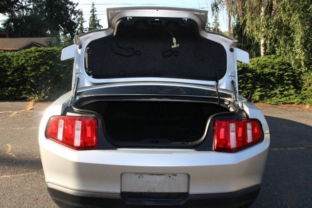 2010 Ford Mustang V6 Premium 1-owner