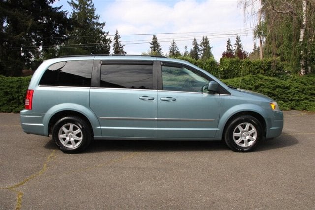 2010 Chrysler Town & Country Touring