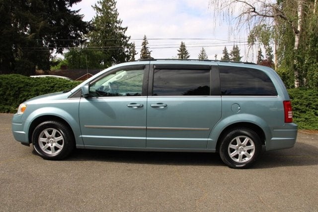 2010 Chrysler Town & Country Touring