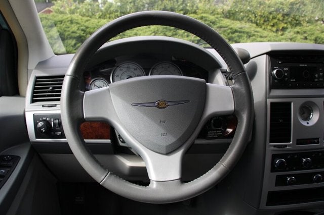 2010 Chrysler Town & Country Touring