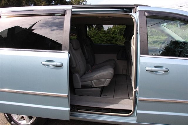 2010 Chrysler Town & Country Touring