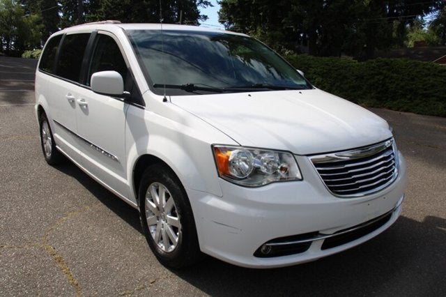 2016 Chrysler Town & Country Touring