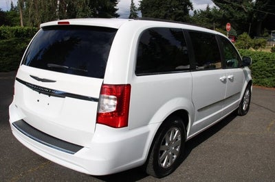 2016 Chrysler Town & Country Touring