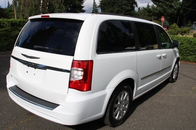 2016 Chrysler Town & Country Touring