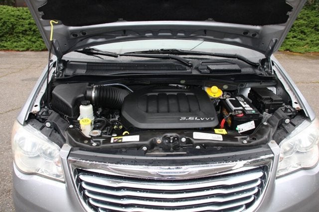 2014 Chrysler Town & Country Touring