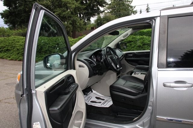 2014 Chrysler Town & Country Touring