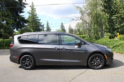 2020 Chrysler Pacifica Touring
