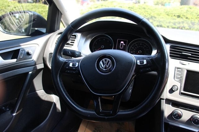 2016 Volkswagen Golf TSI S