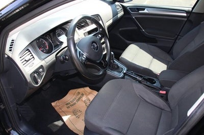 2016 Volkswagen Golf TSI S