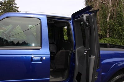 2005 Mazda Mazda B-Series 4WD Truck SE