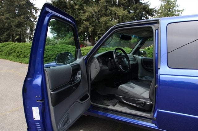 2005 Mazda Mazda B-Series 4WD Truck SE