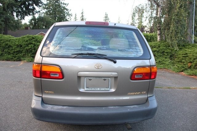 1999 Toyota Sienna CE