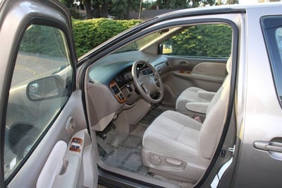 1999 Toyota Sienna CE
