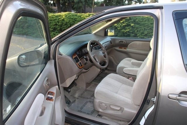 1999 Toyota Sienna CE