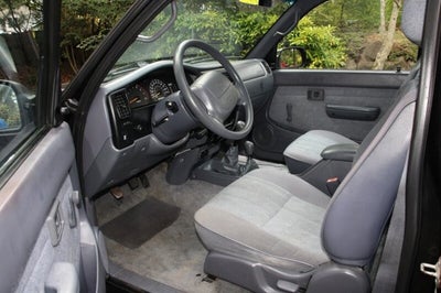 2000 Toyota Tacoma Base