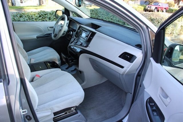 2011 Toyota Sienna LE 8-Passenger