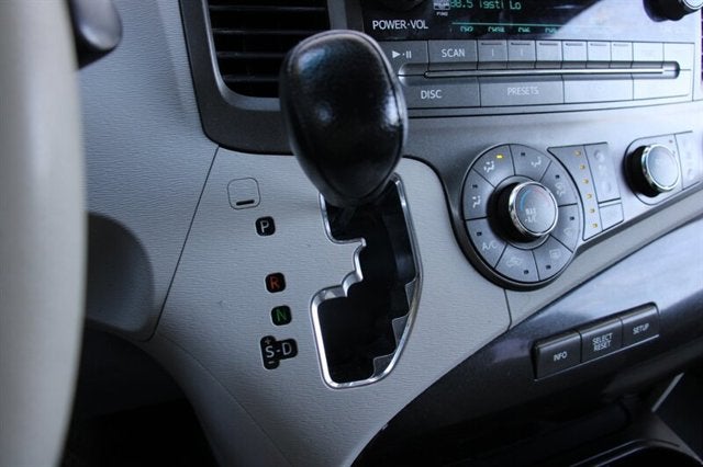 2011 Toyota Sienna LE 8-Passenger