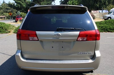 2005 Toyota Sienna LE 8 Passenger