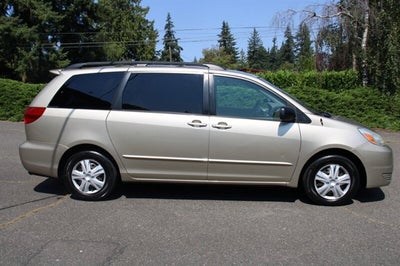 2005 Toyota Sienna LE 8 Passenger