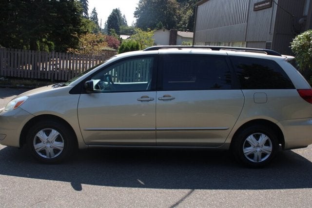 2005 Toyota Sienna LE 8 Passenger