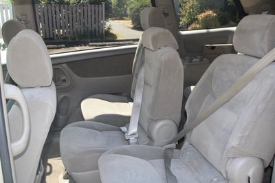 2005 Toyota Sienna LE 8 Passenger
