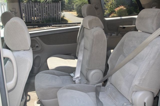 2005 Toyota Sienna LE 8 Passenger