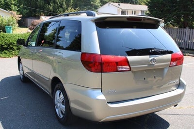 2005 Toyota Sienna LE 8 Passenger