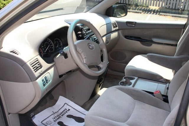 2005 Toyota Sienna LE 8 Passenger