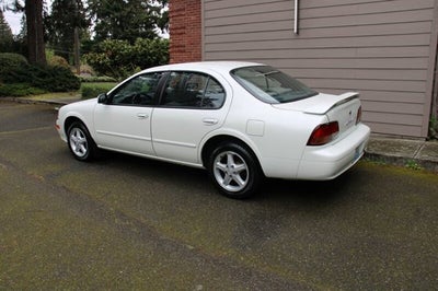 1999 Nissan Maxima SE