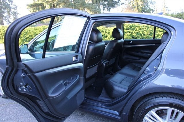 2011 INFINITI G25 Sedan x