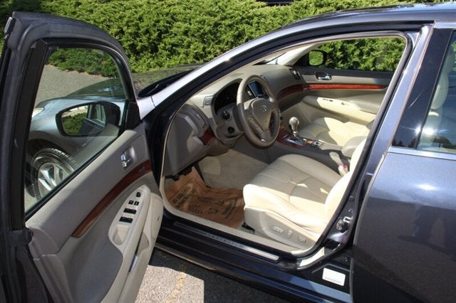 2009 INFINITI G37 Sedan x