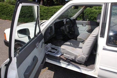 1984 Toyota Pickup SR5 104K MILES