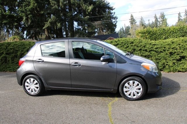 2012 Toyota Yaris 5-Door L1-owner
