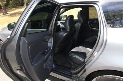 2016 Volvo XC60 T6 R-Design Platinum