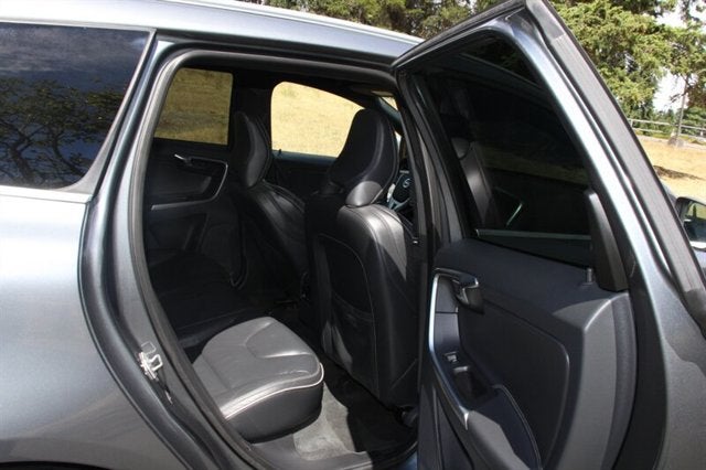 2016 Volvo XC60 T6 R-Design Platinum